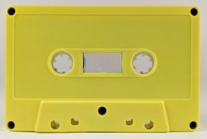 Жёлтые лайм с чёрными винтиками